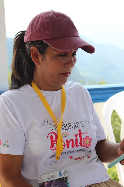 Lideresa de la red en un encuentro de conexiones y oportunidades
